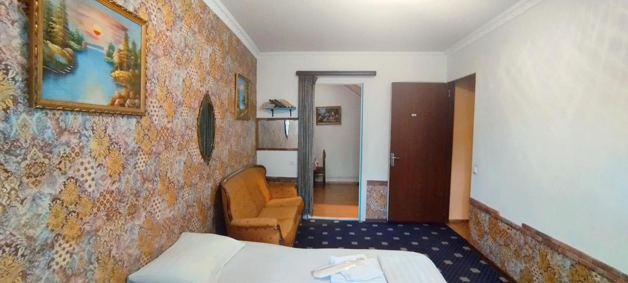 Wine O'Clock Hotell Tbilisi Rom bilde
